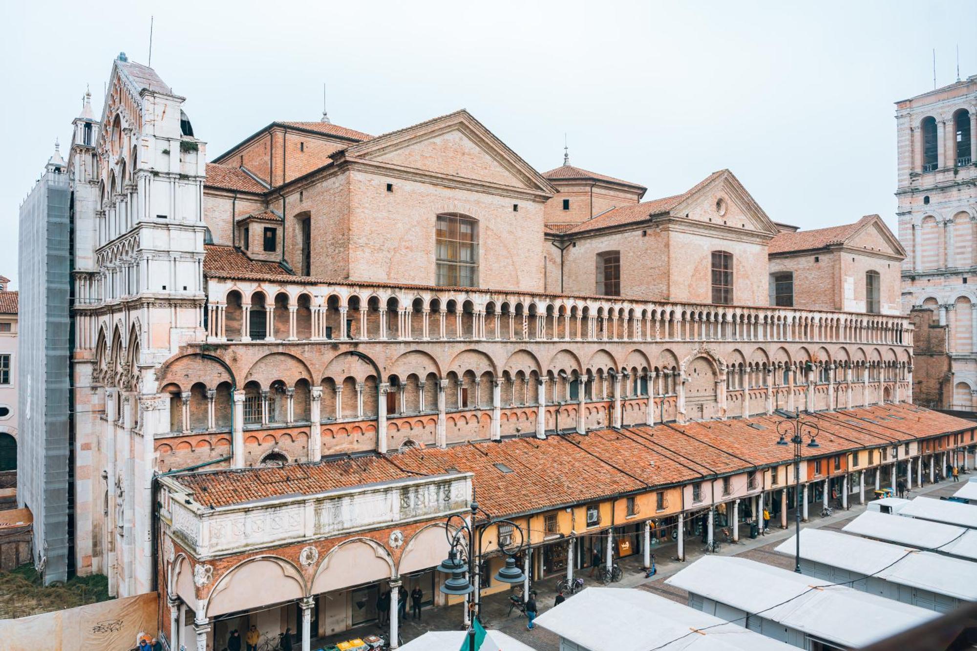 Hotel Torre Della Vittoria 1928 Ферара Екстериор снимка